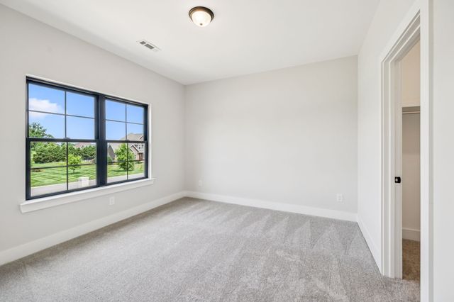 16 Blairmont Ct, Winchester, TN 37398