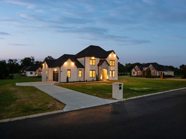 16 Blairmont Ct, Winchester, TN 37398