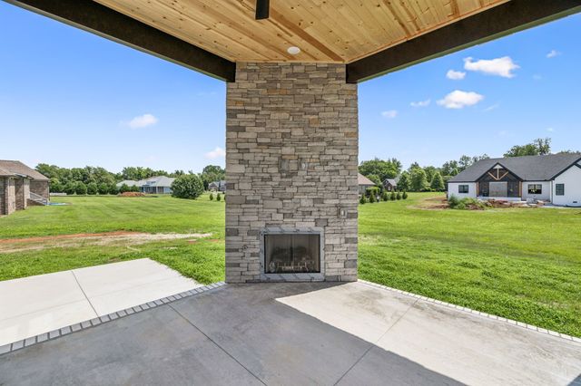 16 Blairmont Ct, Winchester, TN 37398