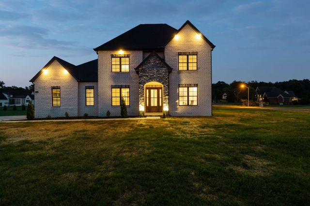 16 Blairmont Ct, Winchester, TN 37398