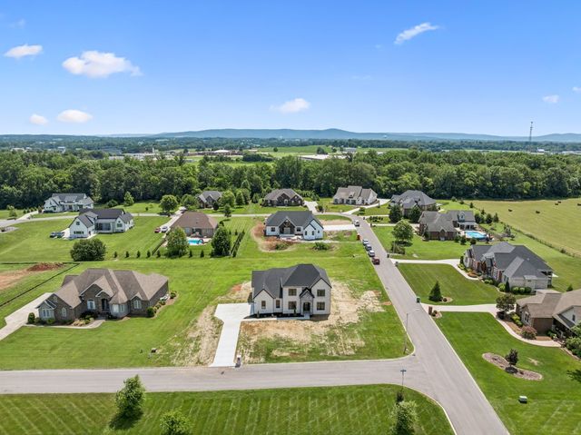 16 Blairmont Ct, Winchester, TN 37398