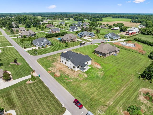 16 Blairmont Ct, Winchester, TN 37398