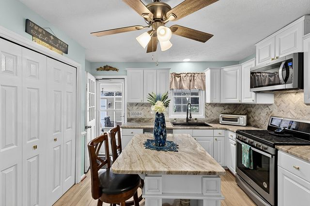515 7th Ave. S, Surfside Beach, SC 29575