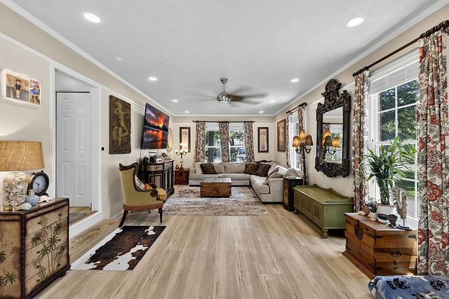 515 7th Ave. S, Surfside Beach, SC 29575