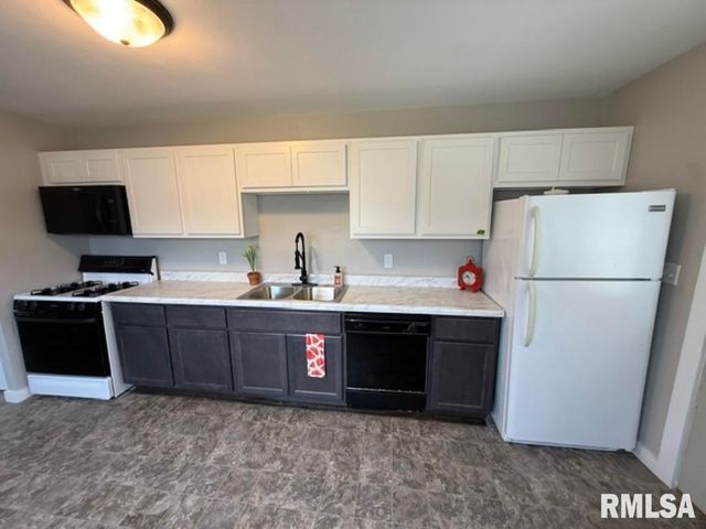 307 CAMELOT Drive, Washington, IL 61571