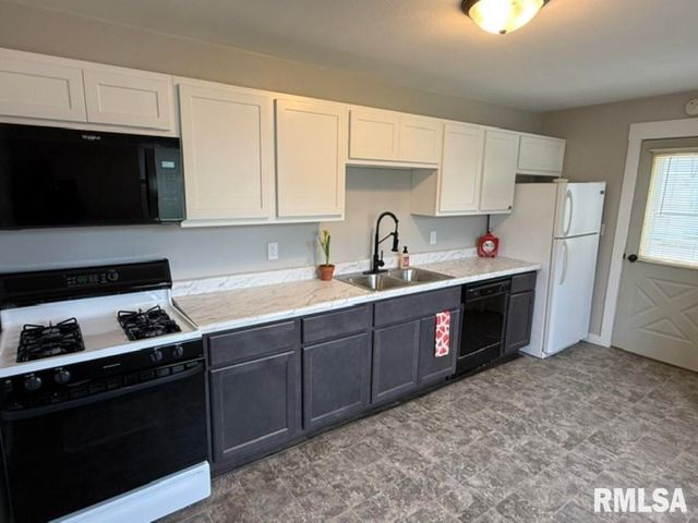 307 CAMELOT Drive, Washington, IL 61571