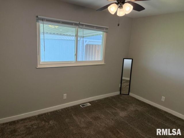 307 CAMELOT Drive, Washington, IL 61571
