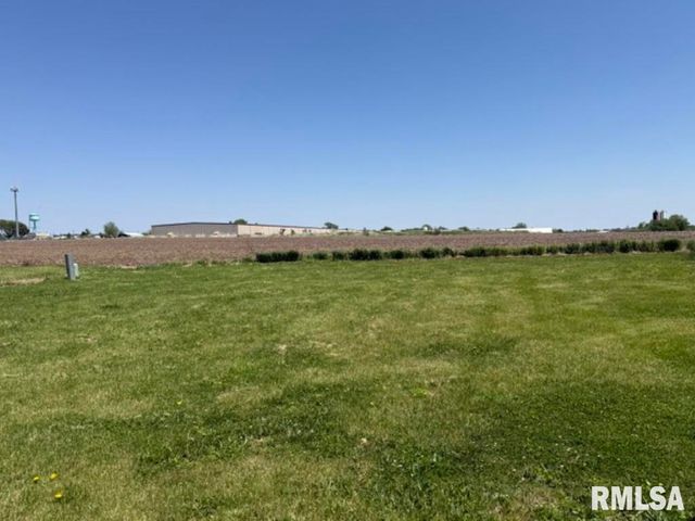307 CAMELOT Drive, Washington, IL 61571