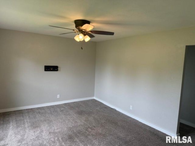 307 CAMELOT Drive, Washington, IL 61571