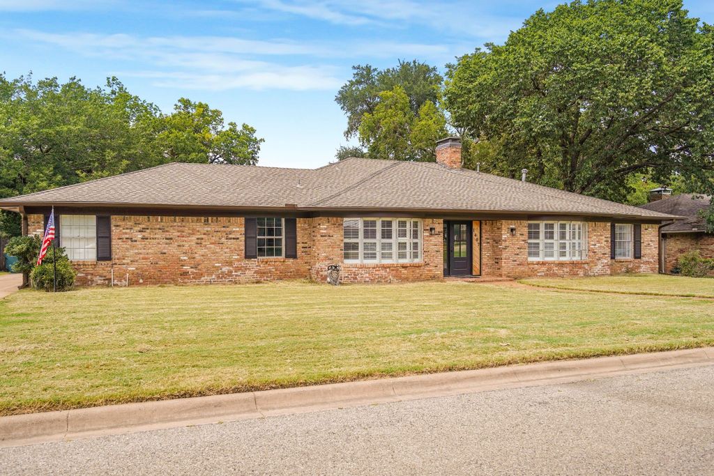 1407 Crescent Drive, Sherman, TX 75092