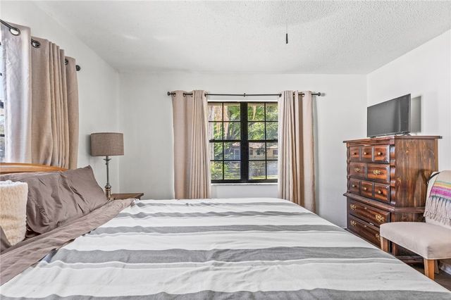 1134 37th Avenue SW, Vero Beach, FL 32968