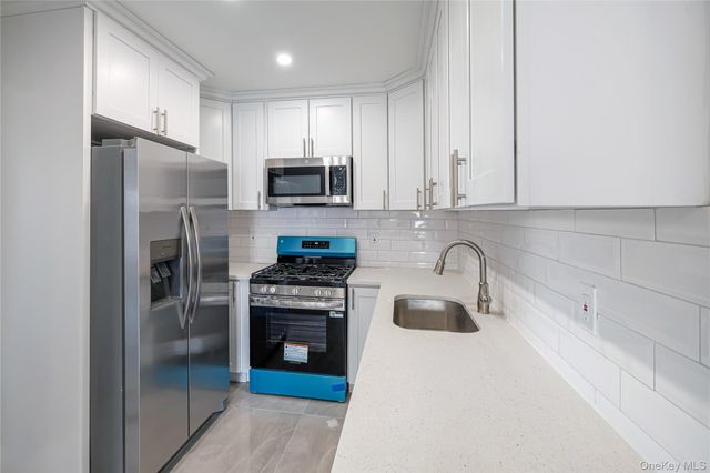 21704 135th Avenue, Springfield Gardens, NY 11413