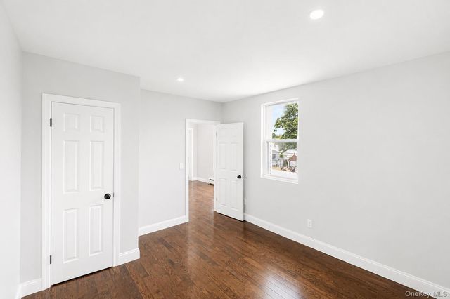 21704 135th Avenue, Springfield Gardens, NY 11413