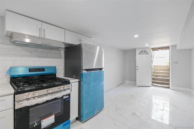 21704 135th Avenue, Springfield Gardens, NY 11413