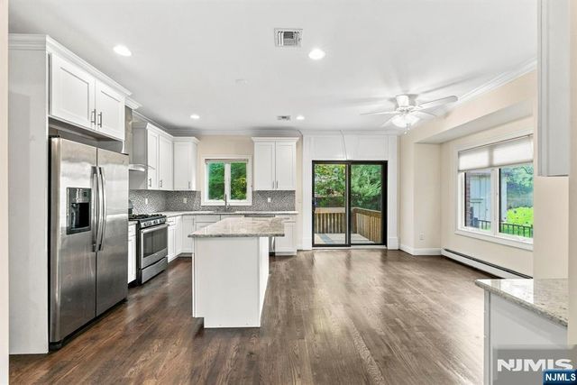 125 Edsall Boulevard B, Palisades Park, NJ 07650
