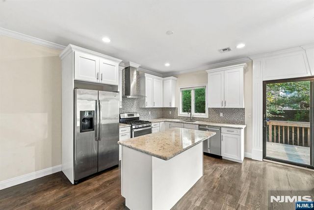 125 Edsall Boulevard B, Palisades Park, NJ 07650