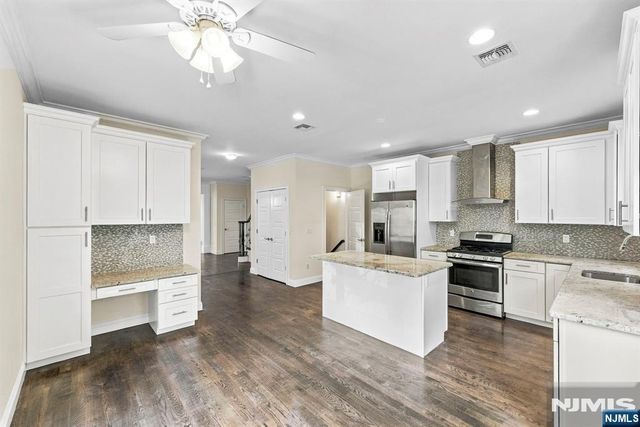 125 Edsall Boulevard B, Palisades Park, NJ 07650
