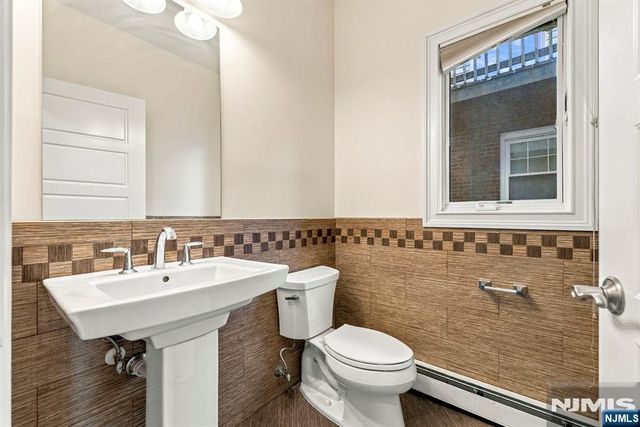 125 Edsall Boulevard B, Palisades Park, NJ 07650