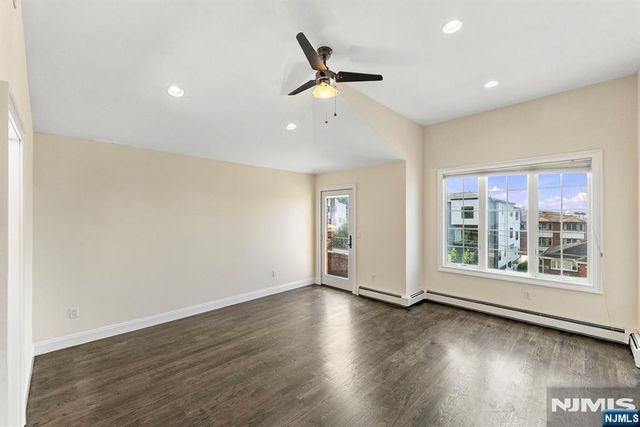 125 Edsall Boulevard B, Palisades Park, NJ 07650