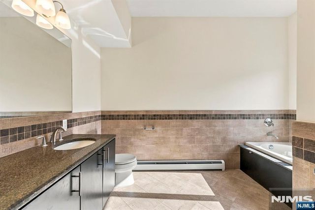 125 Edsall Boulevard B, Palisades Park, NJ 07650