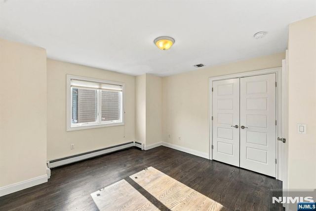 125 Edsall Boulevard B, Palisades Park, NJ 07650