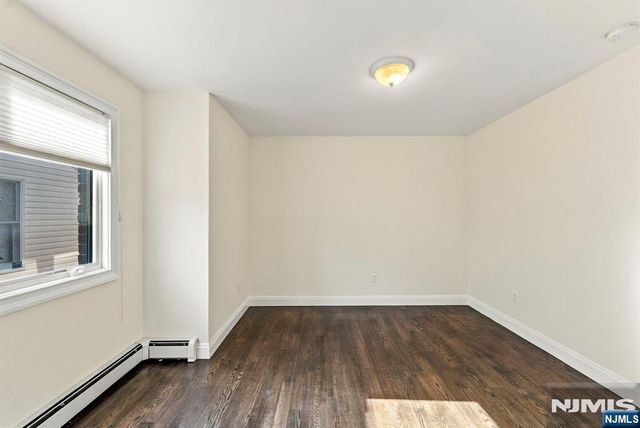 125 Edsall Boulevard B, Palisades Park, NJ 07650