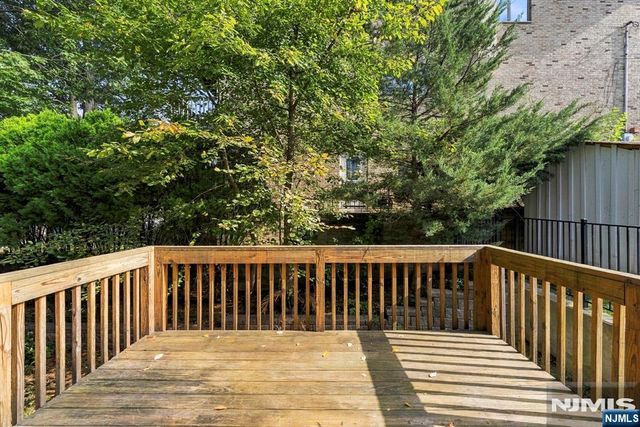 125 Edsall Boulevard B, Palisades Park, NJ 07650