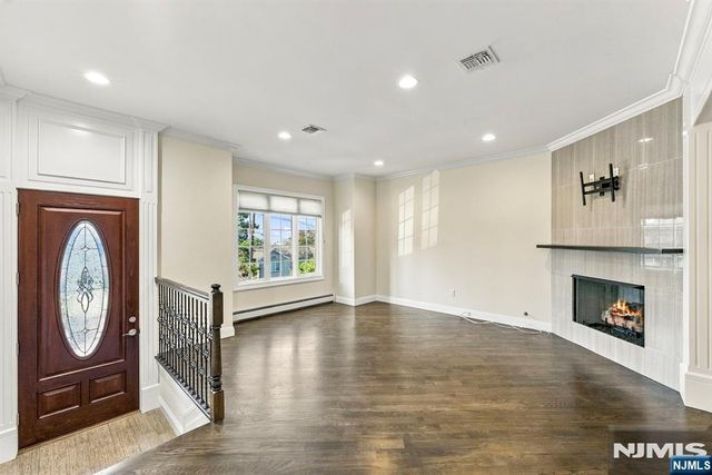 125 Edsall Boulevard B, Palisades Park, NJ 07650