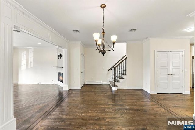125 Edsall Boulevard B, Palisades Park, NJ 07650