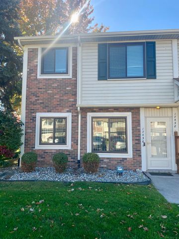 17436 Utica Oaks Lane, Roseville, MI 48066