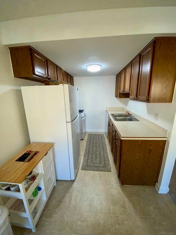 17436 Utica Oaks Lane, Roseville, MI 48066