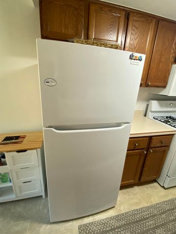 17436 Utica Oaks Lane, Roseville, MI 48066