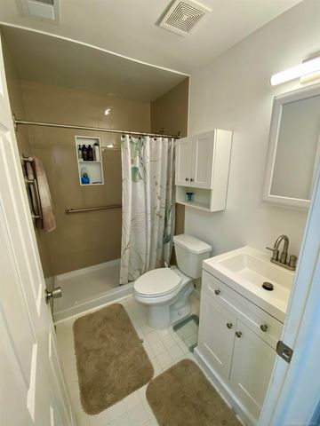 17436 Utica Oaks Lane, Roseville, MI 48066