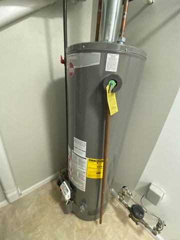 17436 Utica Oaks Lane, Roseville, MI 48066