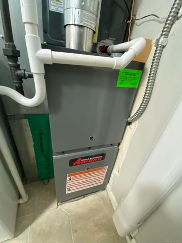 17436 Utica Oaks Lane, Roseville, MI 48066