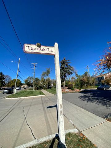 17436 Utica Oaks Lane, Roseville, MI 48066