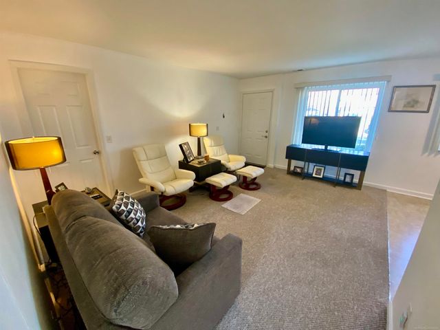 17436 Utica Oaks Lane, Roseville, MI 48066