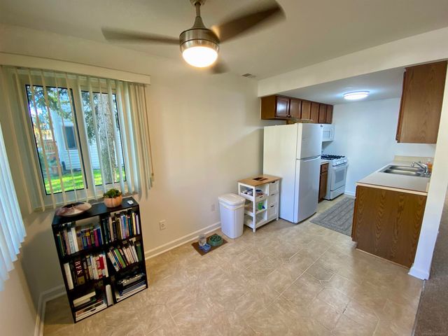 17436 Utica Oaks Lane, Roseville, MI 48066