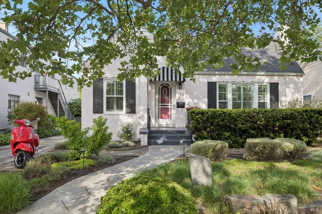 909 Slater St, Santa Rosa, CA 95404