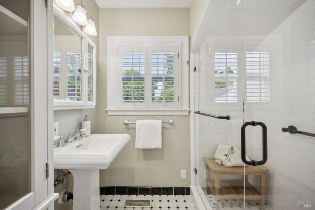 909 Slater St, Santa Rosa, CA 95404