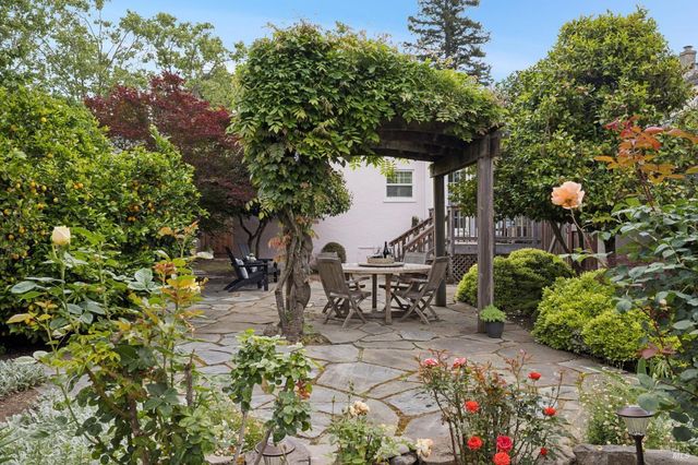 909 Slater St, Santa Rosa, CA 95404