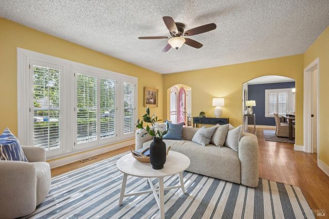 909 Slater St, Santa Rosa, CA 95404