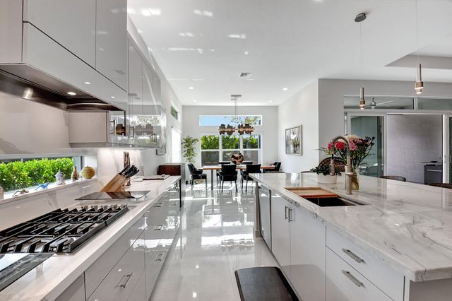 9828 Pecorino Isle, Boynton Beach, FL 33473