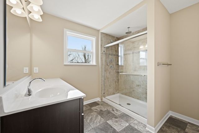 510 Gardenia Dr, Rostraver, PA 15012