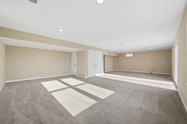 510 Gardenia Dr, Rostraver, PA 15012