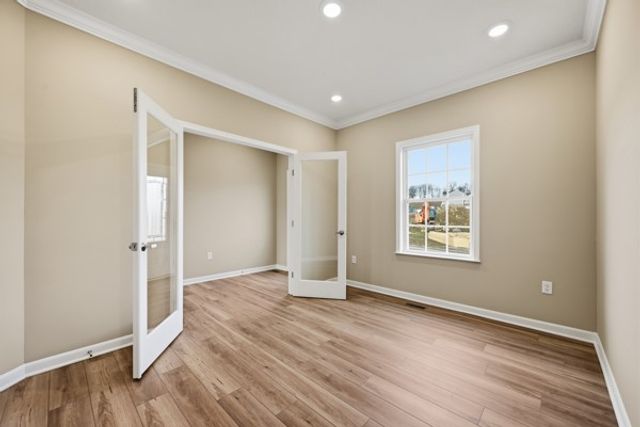 510 Gardenia Dr, Rostraver, PA 15012