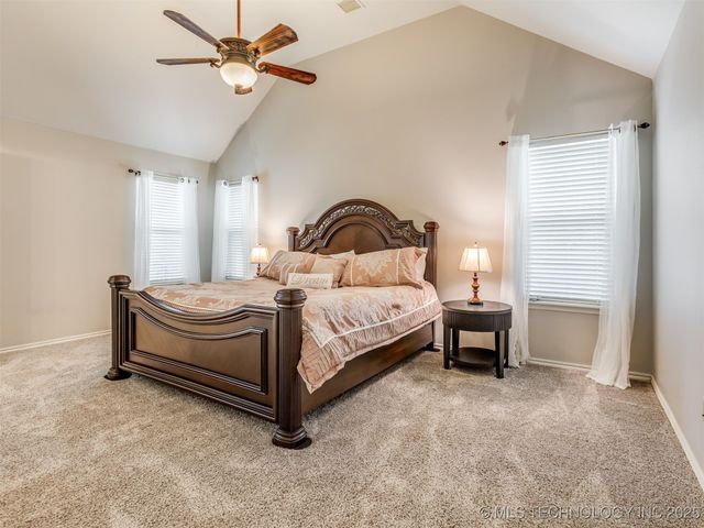 203 E 125th Place S, Jenks, OK 74037