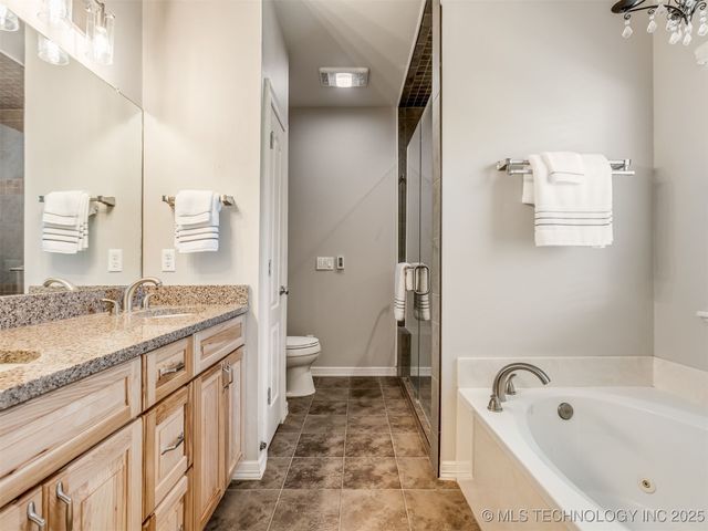 203 E 125th Place S, Jenks, OK 74037