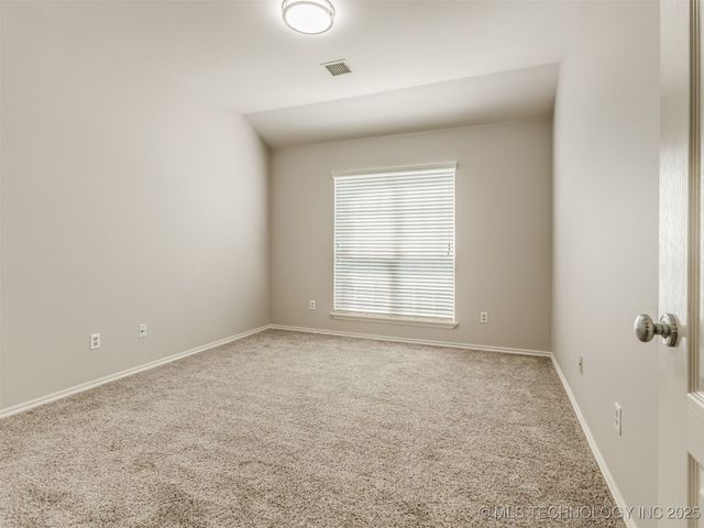 203 E 125th Place S, Jenks, OK 74037