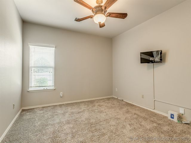 203 E 125th Place S, Jenks, OK 74037